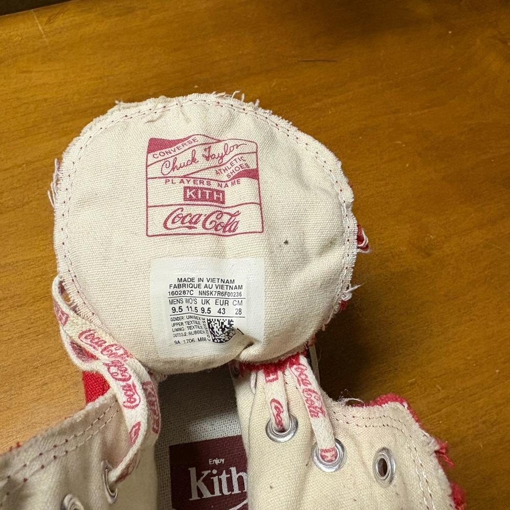 Kith Coca Cola Converse 9.5 - Picture 5 of 5
